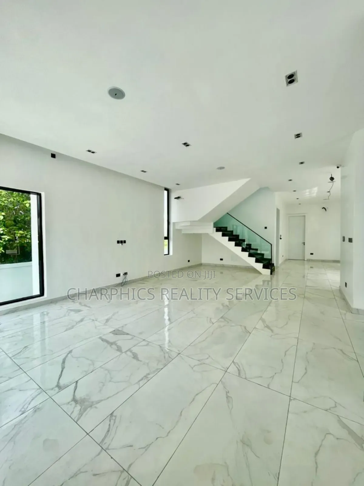5bdrm Duplex in Lekki for sale