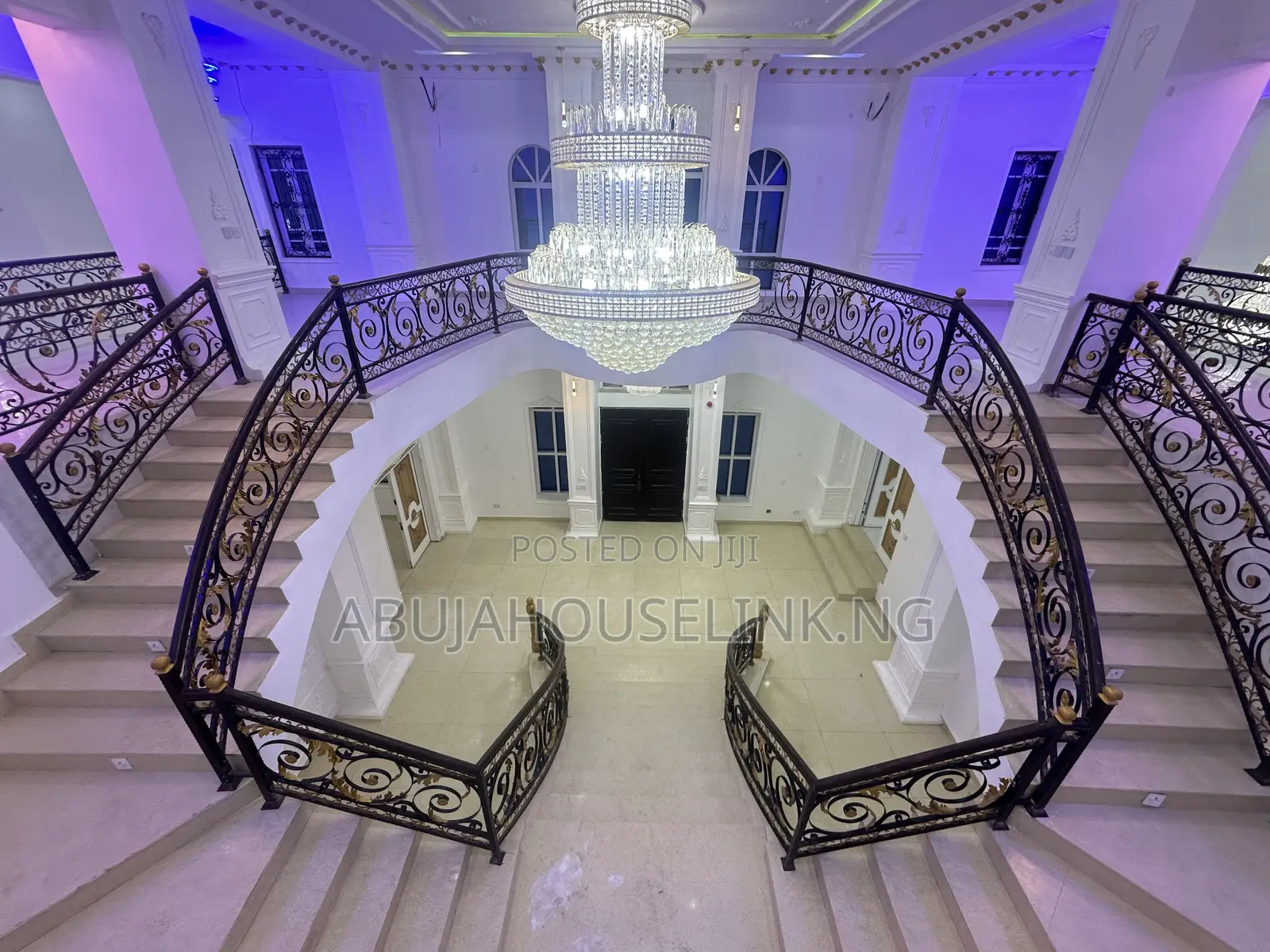 9bdrm Mansion in Guzape Main Abuja for sale