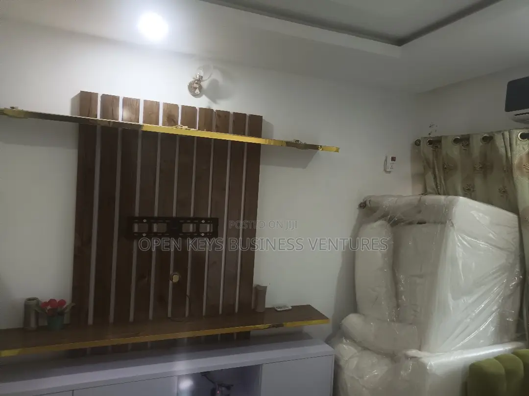 Furnished 2bdrm Block of Flats in Diamond, Ologuneru for sale