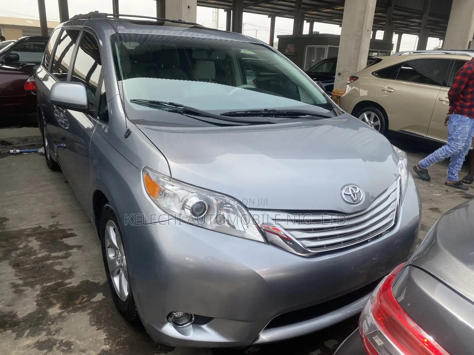 Toyota Sienna XLE AWD 7-Passenger 2013 Gray