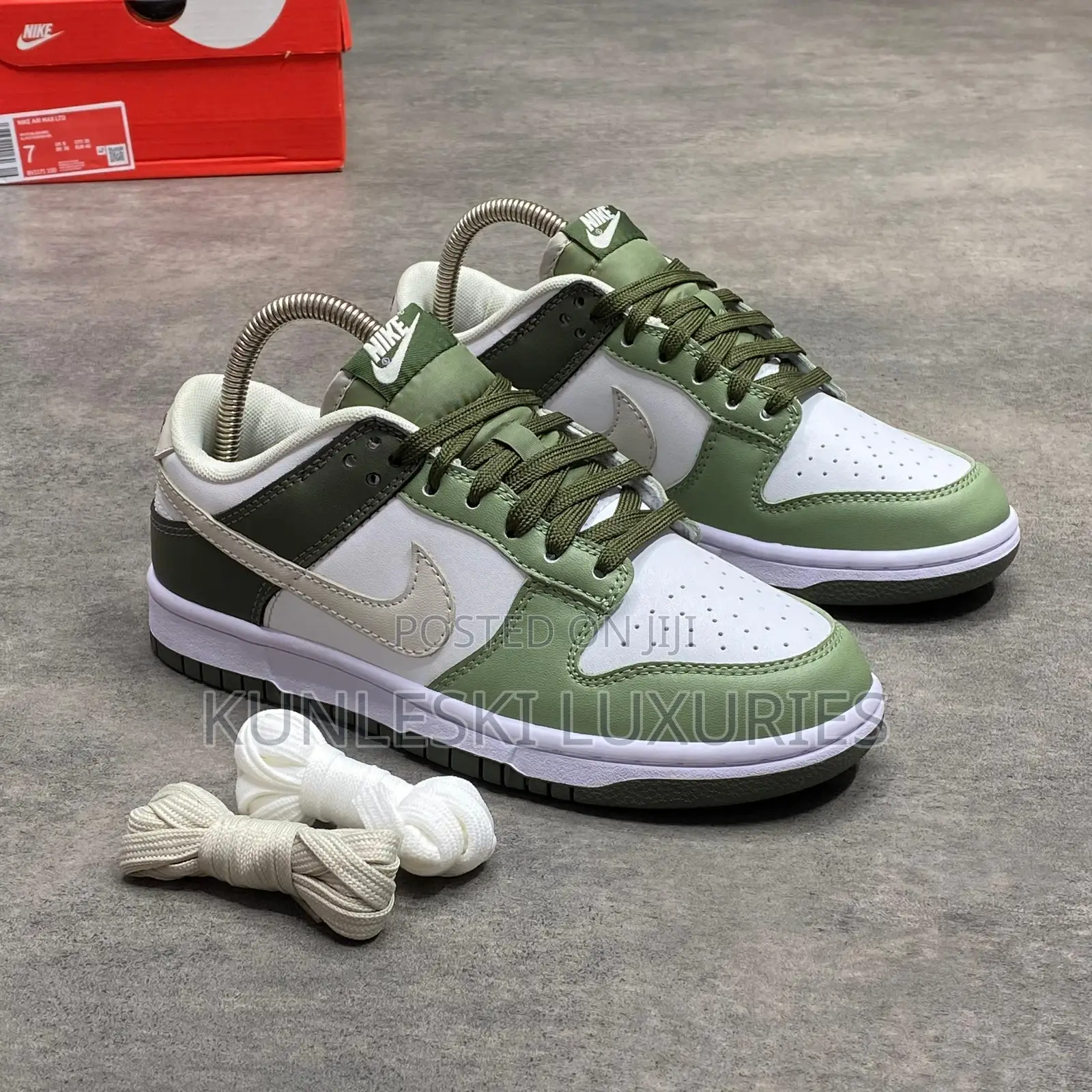 Original Nike SB Dunk Series Sneakers Collections