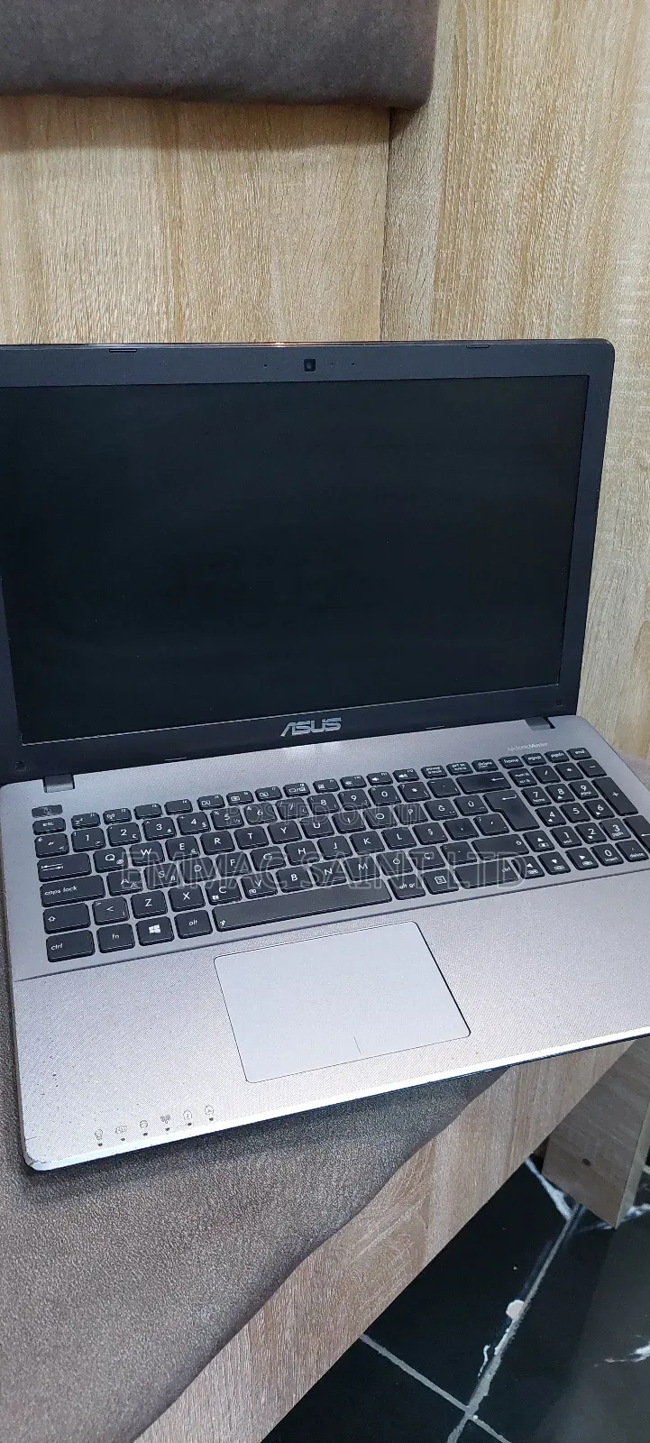 Laptop Asus X550VC 8GB Intel Core I5 HDD+SSD 500GB