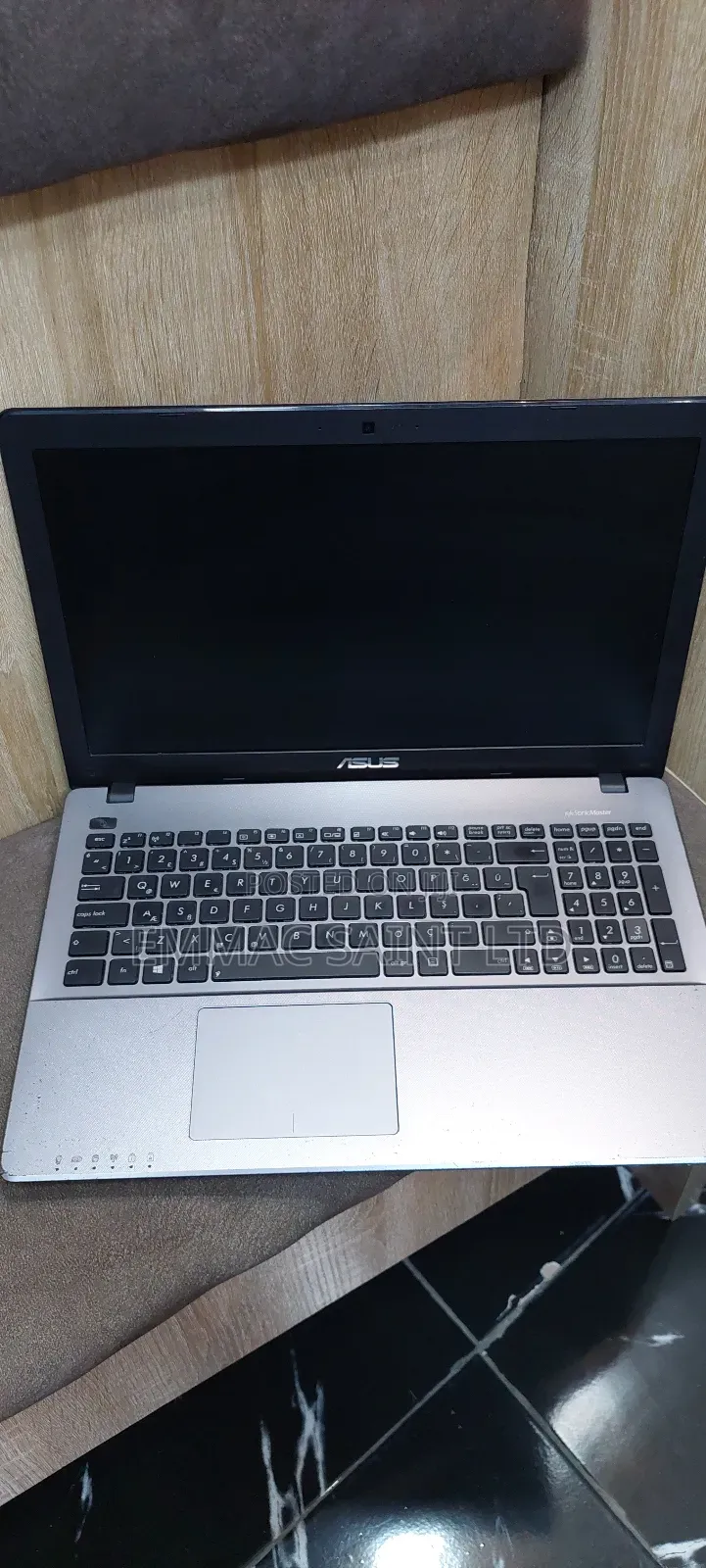 Laptop Asus X550VC 8GB Intel Core I5 HDD+SSD 500GB