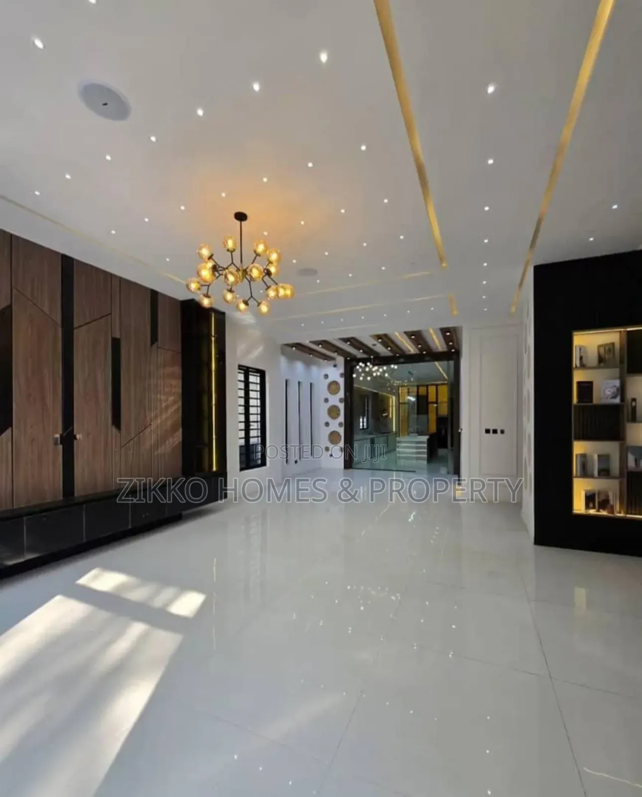 5bdrm Duplex in Ikota for sale