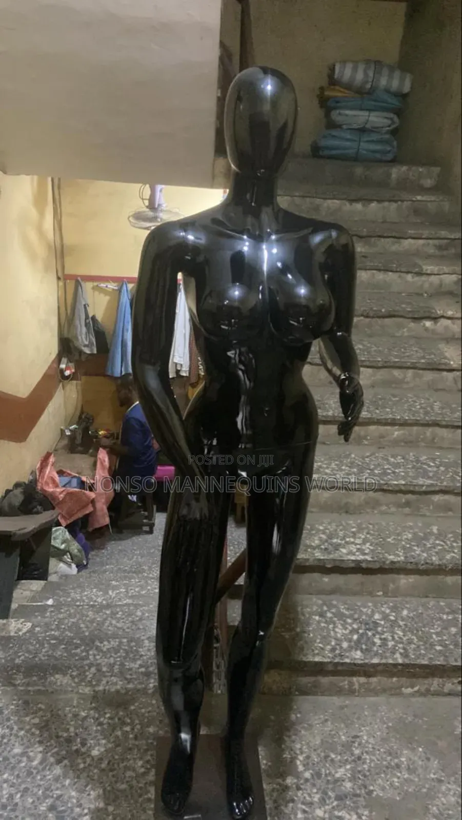 Female Glossy Black Size 12 Dummy