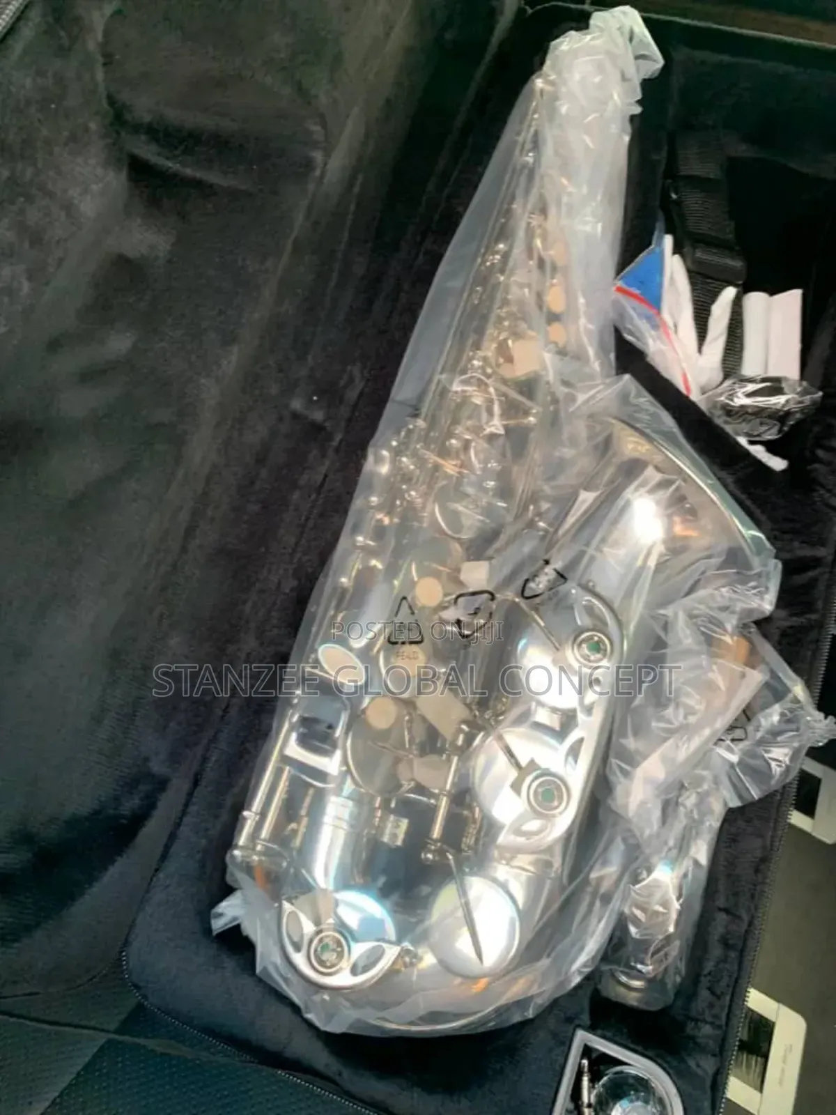 Yamaha Silver Alto Saxophone With Accessories