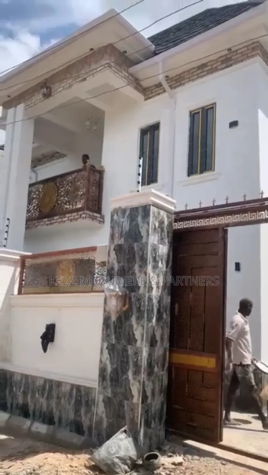 4bdrm Duplex in World Bank Estate, for sale