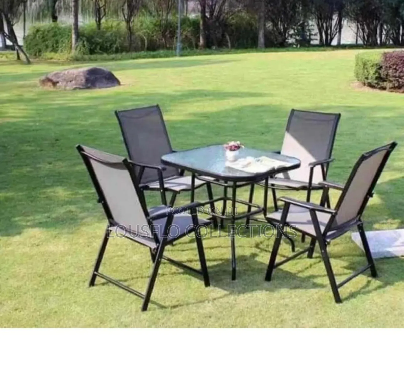 Quality Outdoor Seating With Umbrella Tent