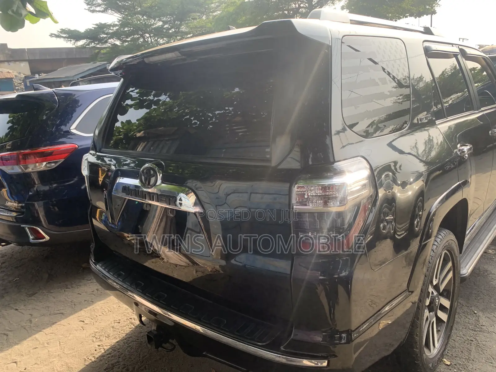 Toyota 4-Runner Limited 4WD 2012 Black