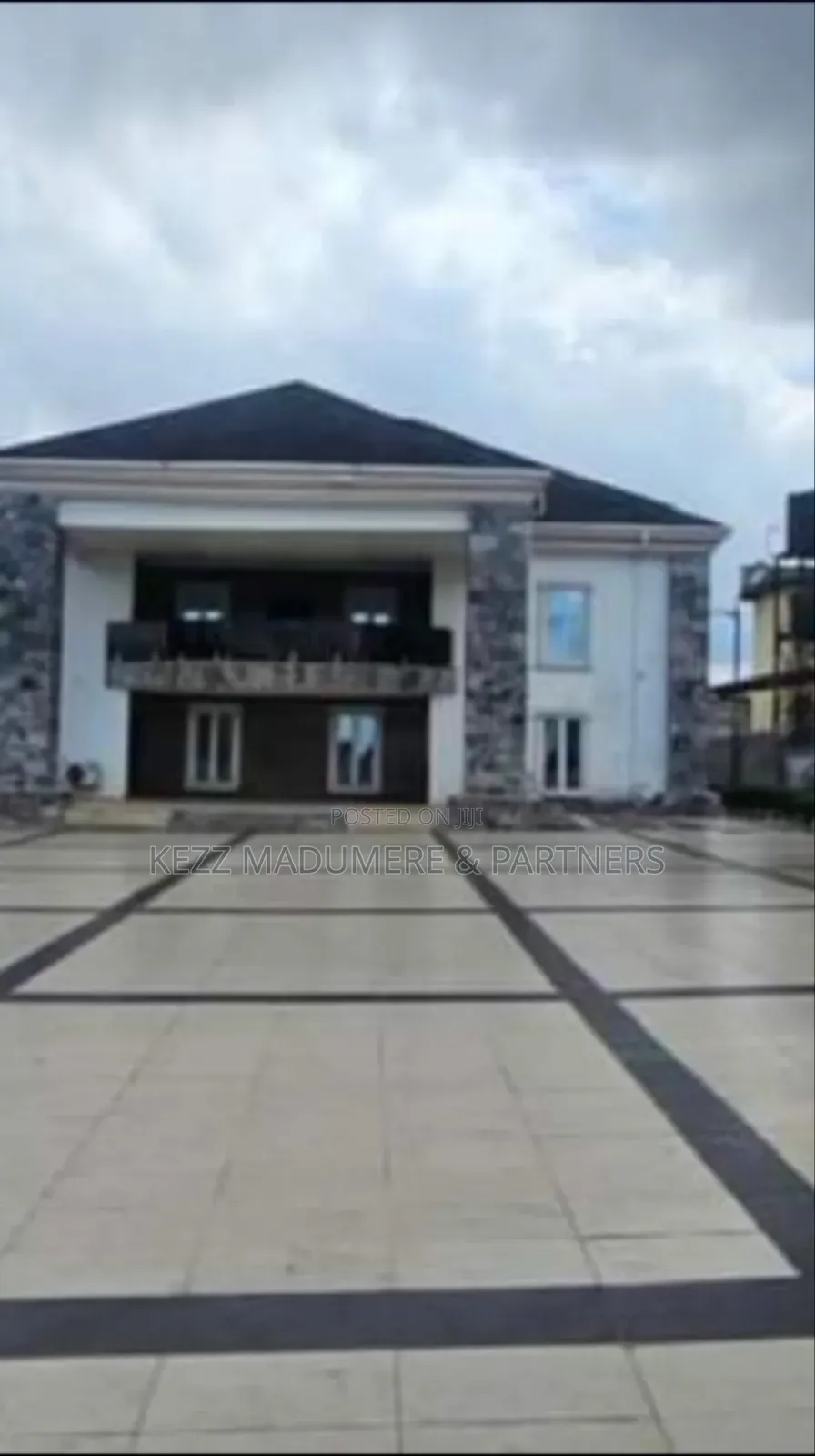 5bdrm Duplex in Prestigious Rocana for sale