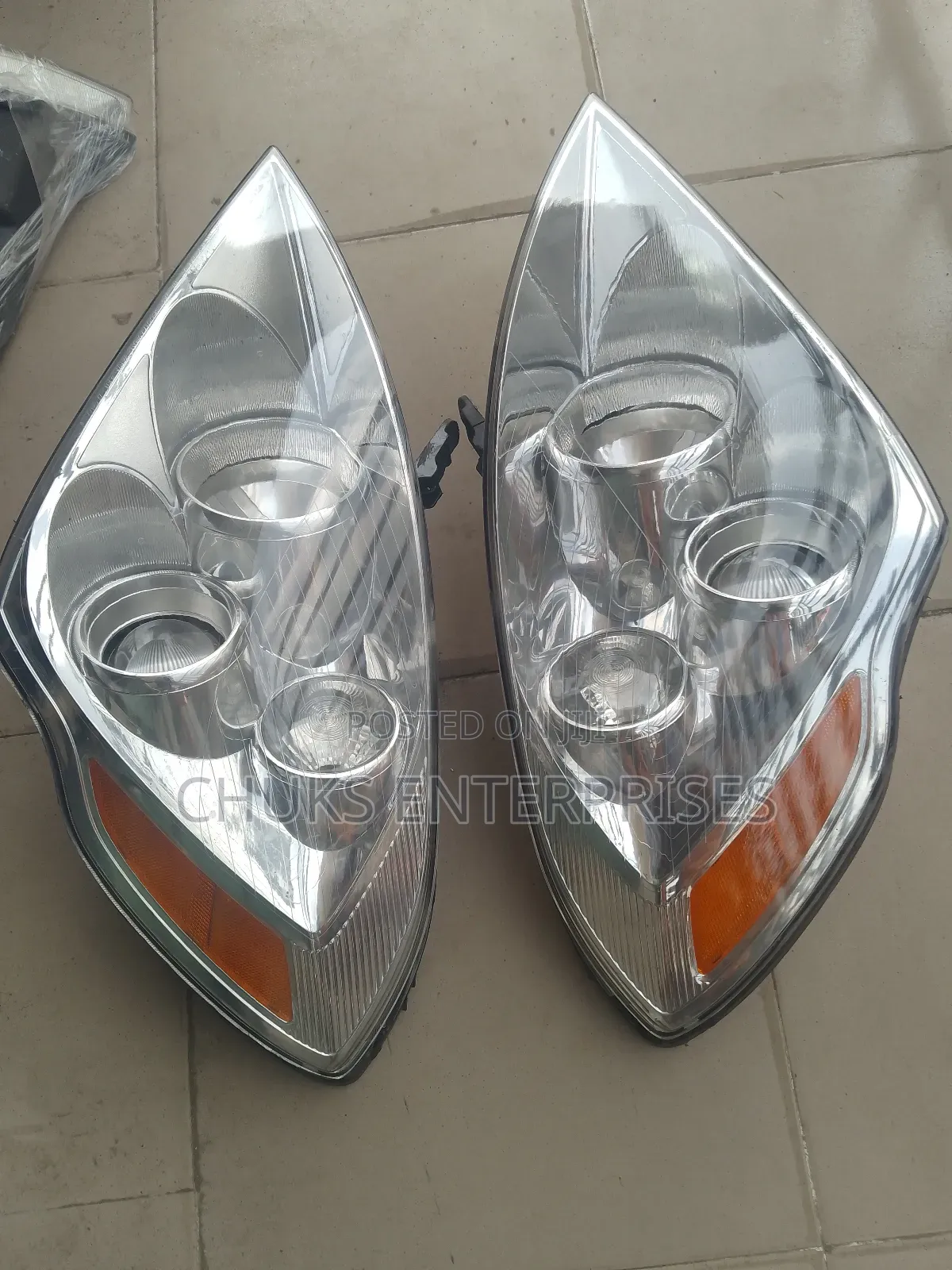 Hyundai Entourage Headlight 2008