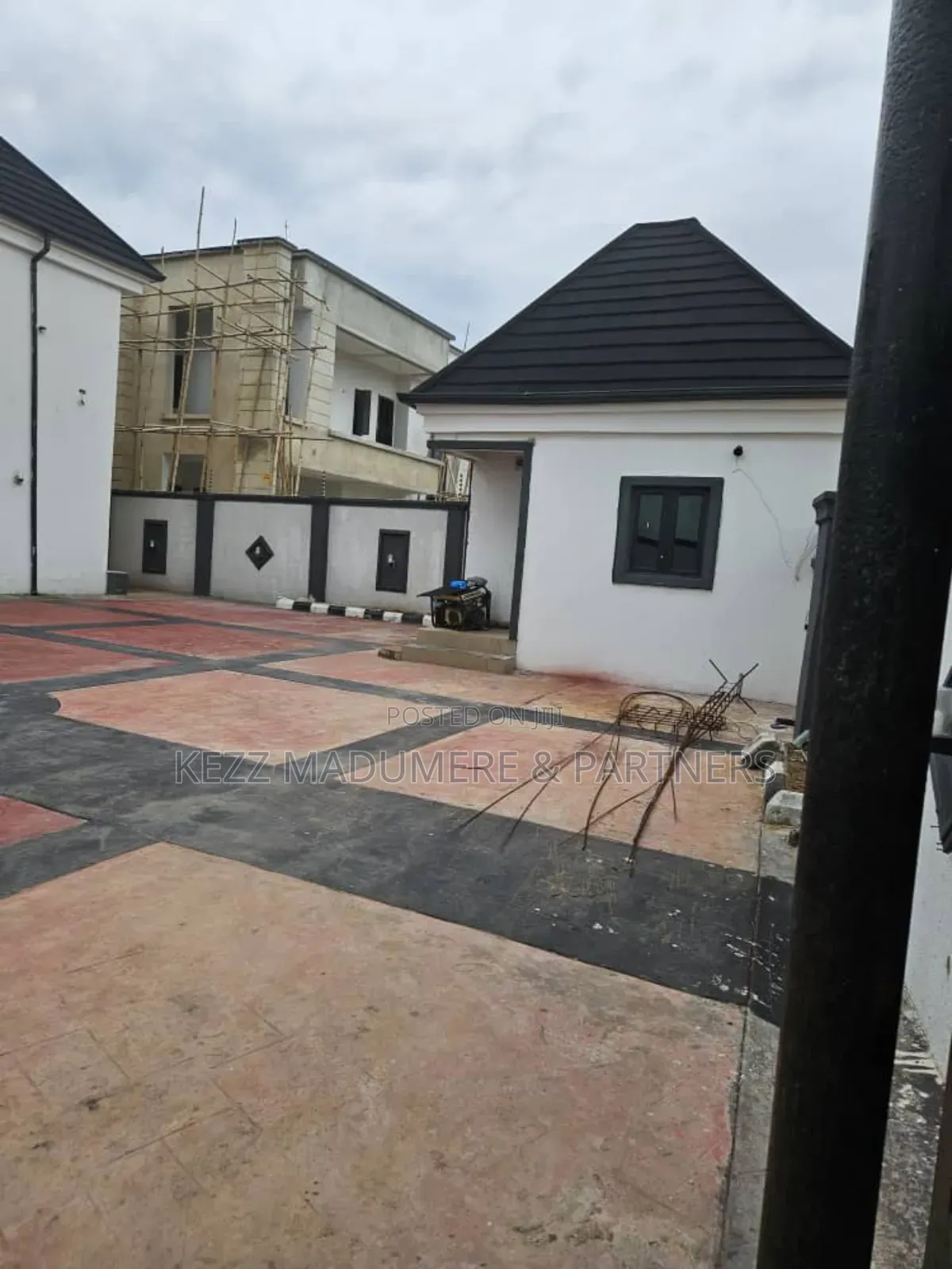 4bdrm Duplex in Ph Road, Behind for sale