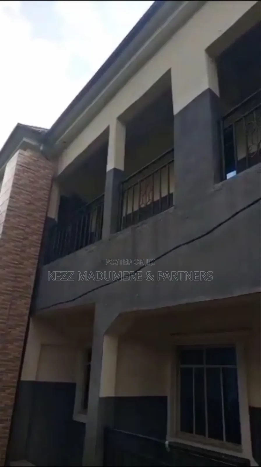 4bdrm Block of Flats in Nkwo Orji , Owerri, for sale