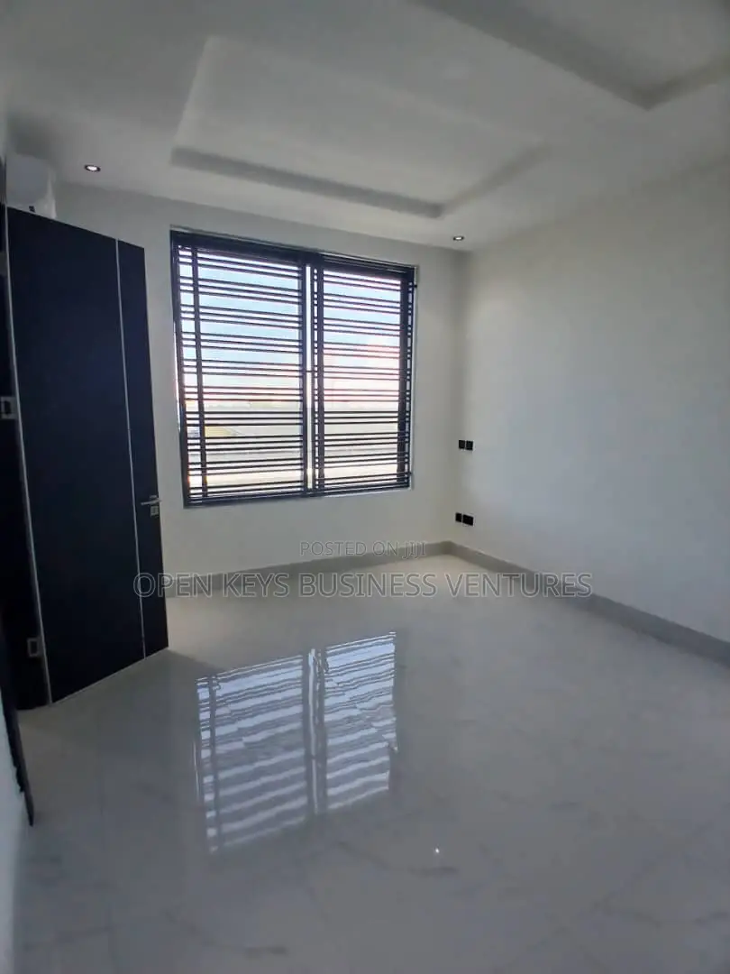4bdrm Duplex in Keffi, Awolowo Road for sale