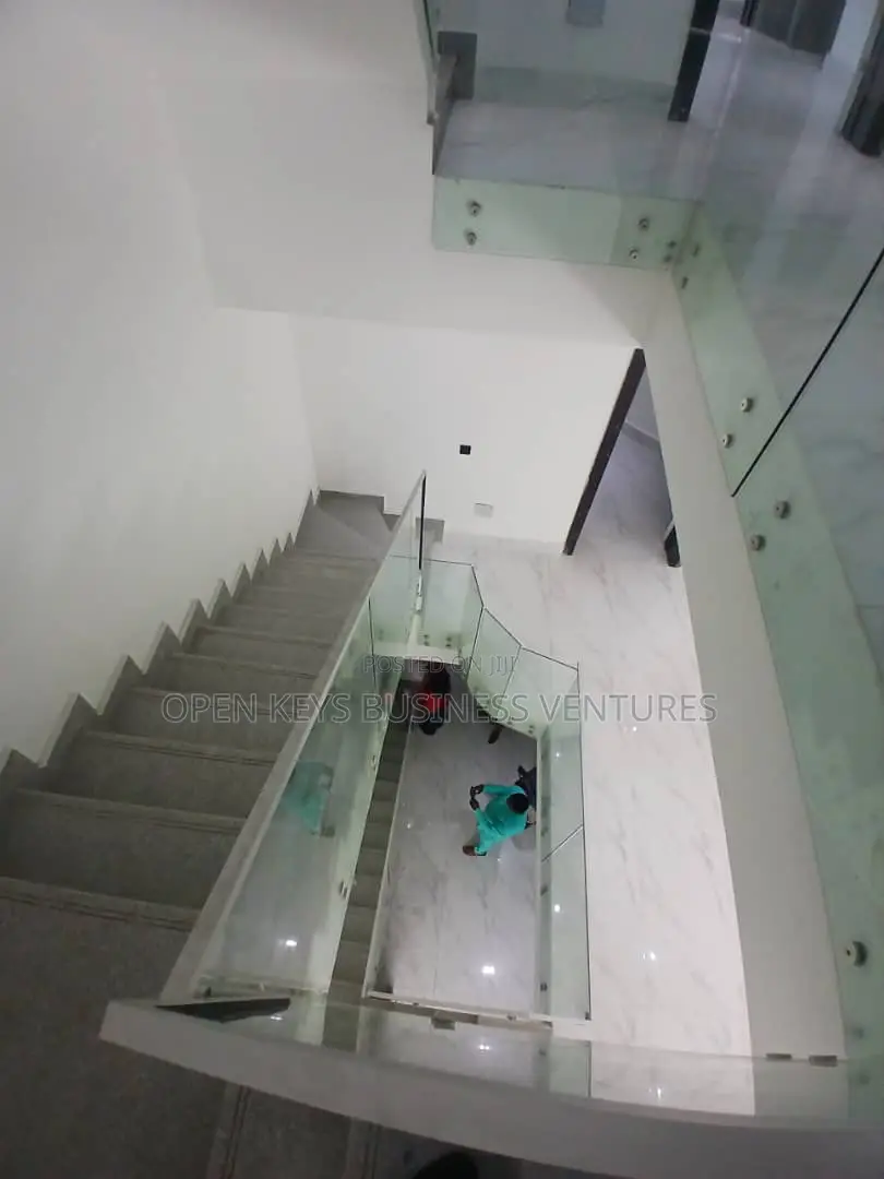 4bdrm Duplex in Keffi, Awolowo Road for sale