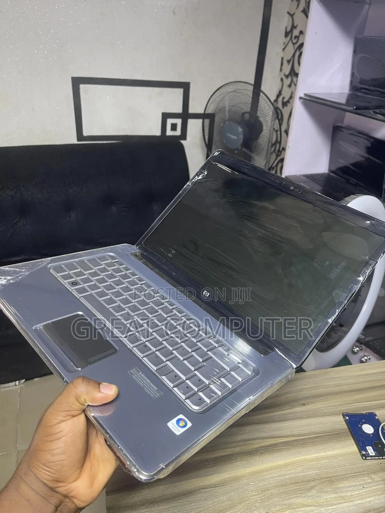 New Laptop HP Pavilion Dv5 4GB Intel Core 2 Quad SSD 128GB