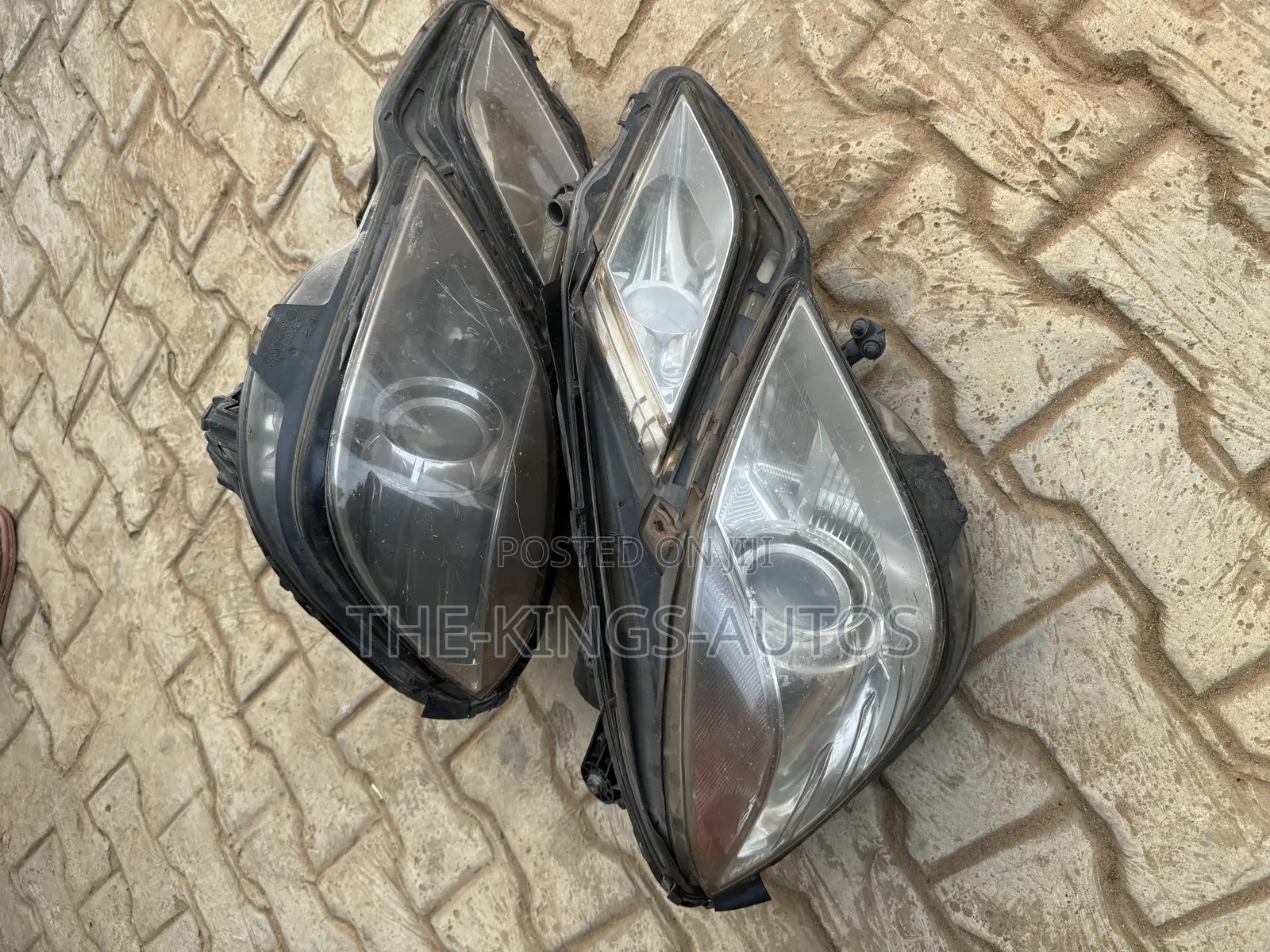 E350 2010/12 Front Headlight
