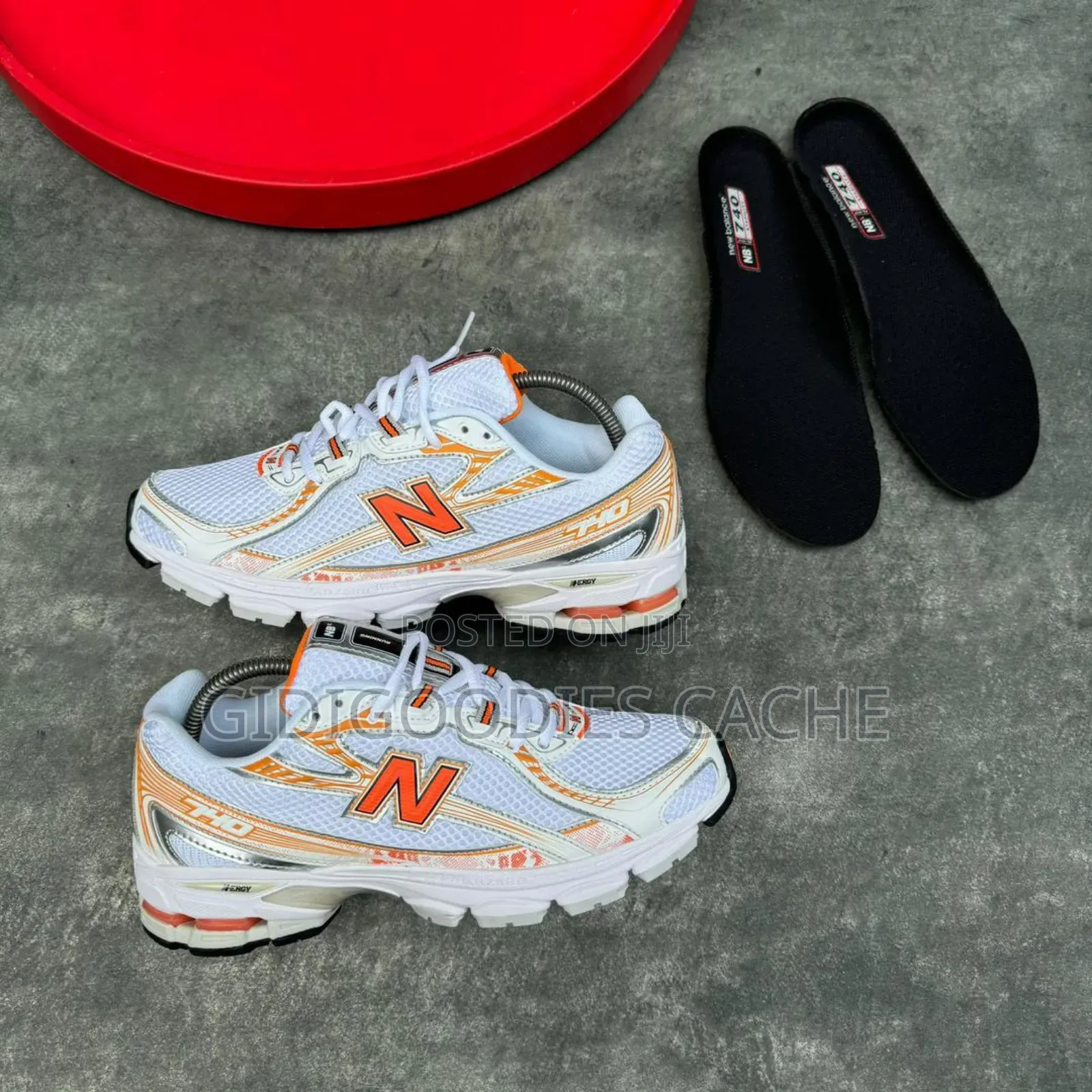 New Balance 740 Sneakers