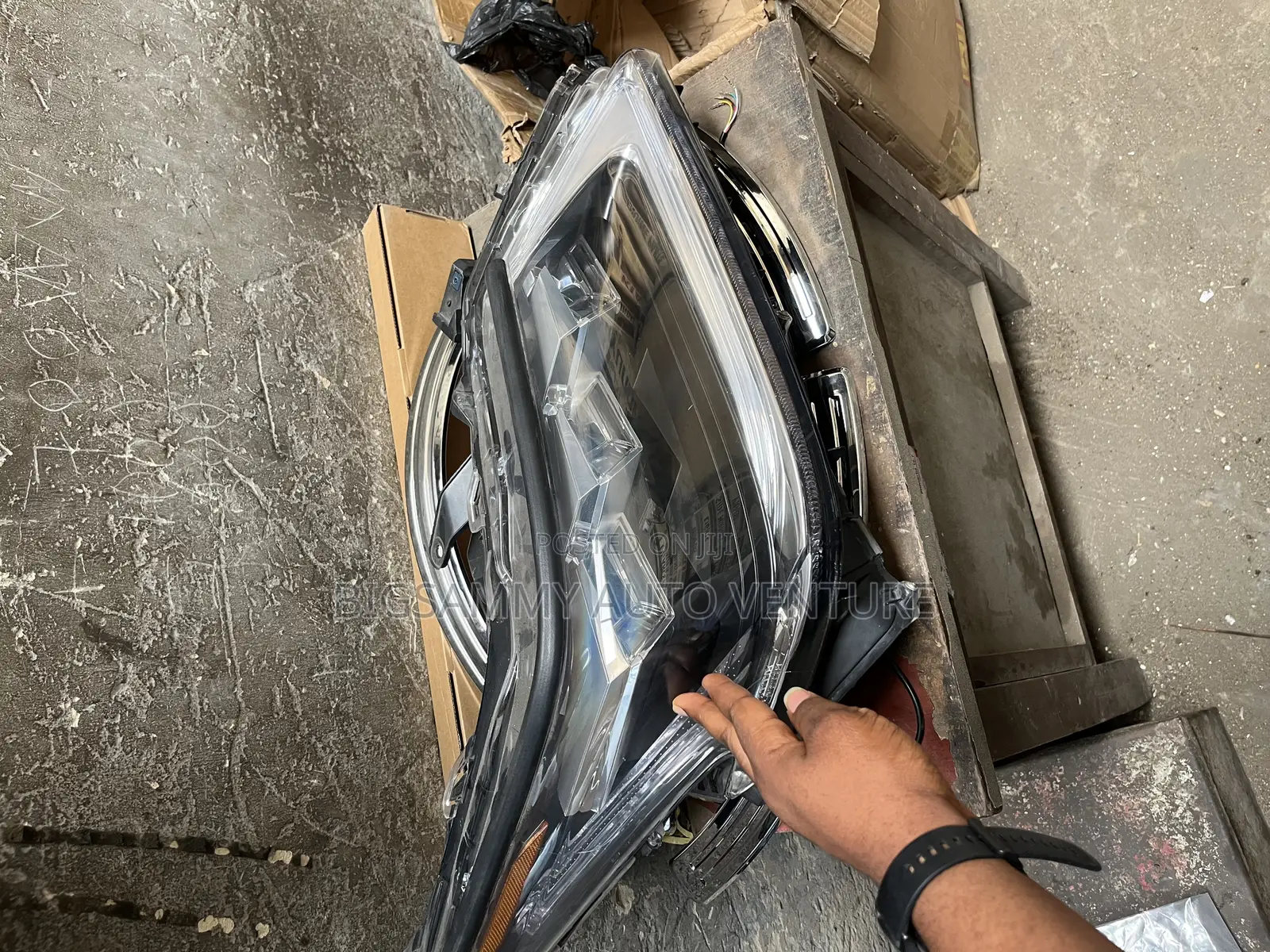 LX 570 Headlamp / Headlight / Full Light