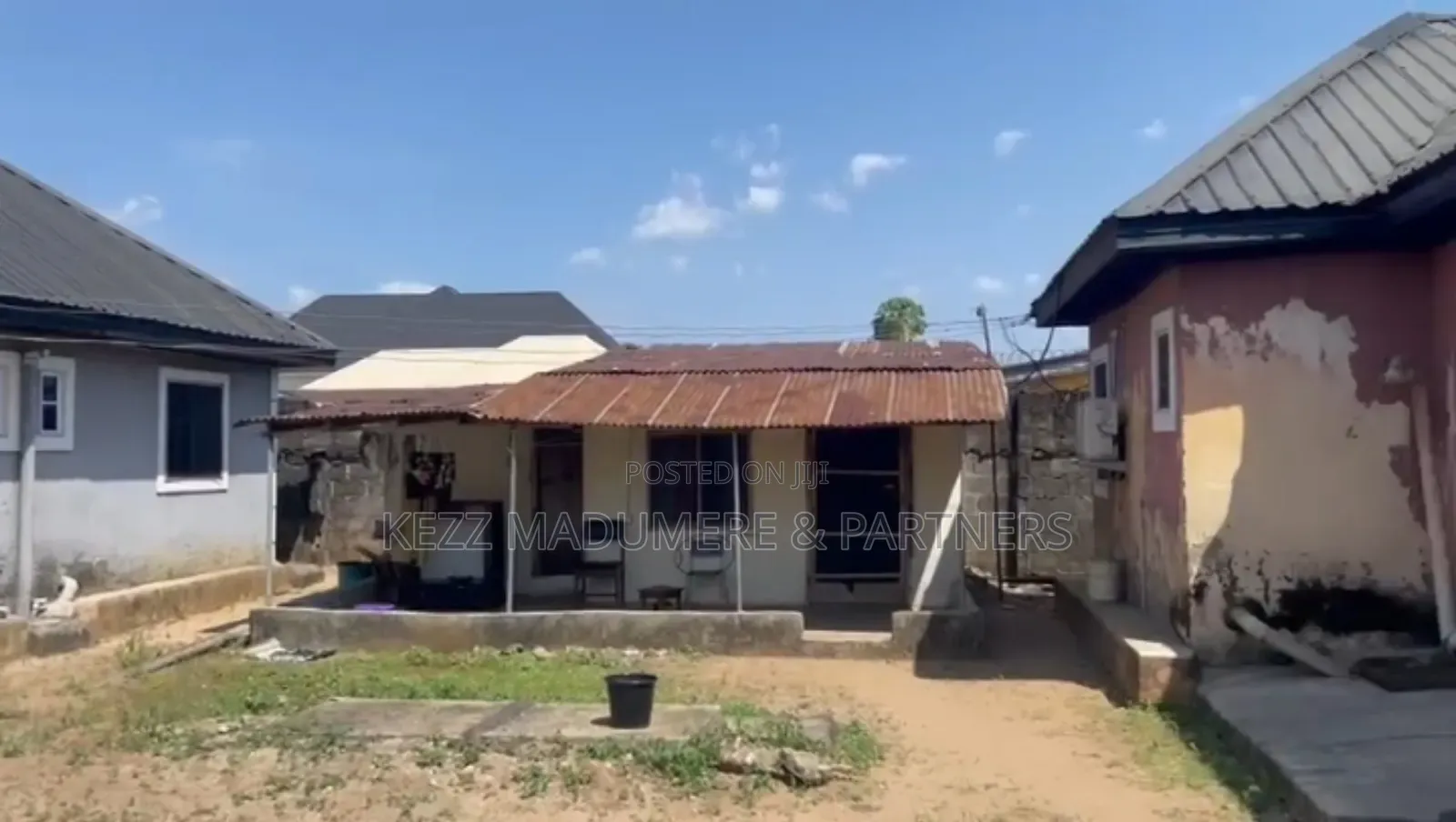 9bdrm Bungalow in Imo Housing Estate, for sale
