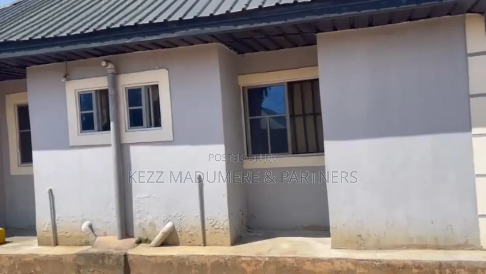 9bdrm Bungalow in Imo Housing Estate, for sale