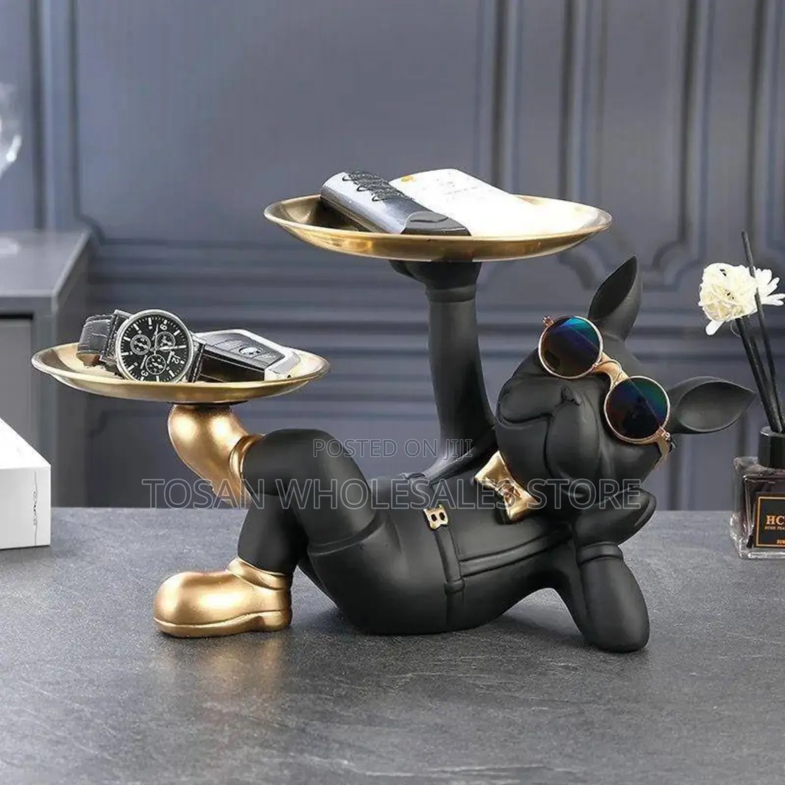 Bulldog Decorative Statue With Tray