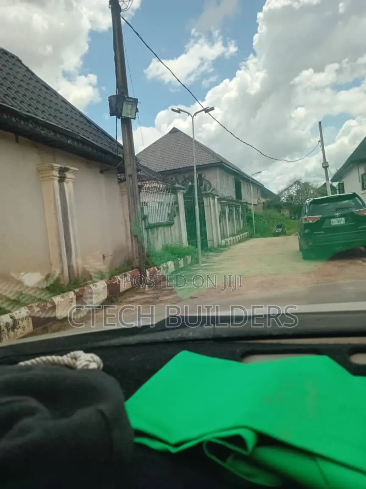 12bdrm Bungalow in Benin City for sale