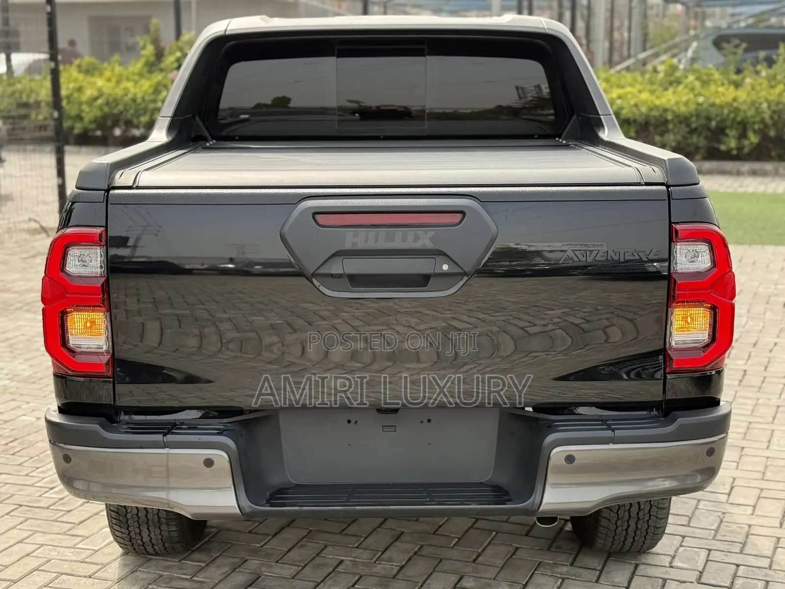 New Toyota Hilux 2022 Black