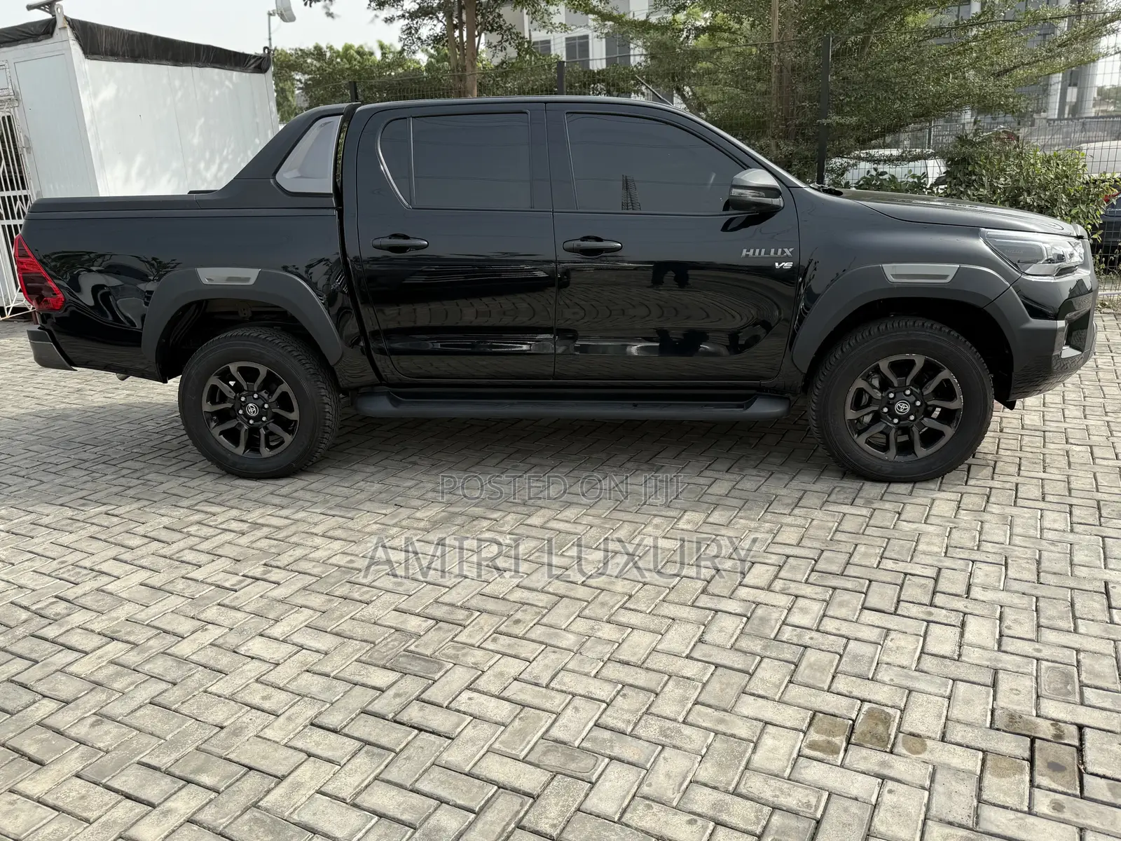 New Toyota Hilux 2022 Black