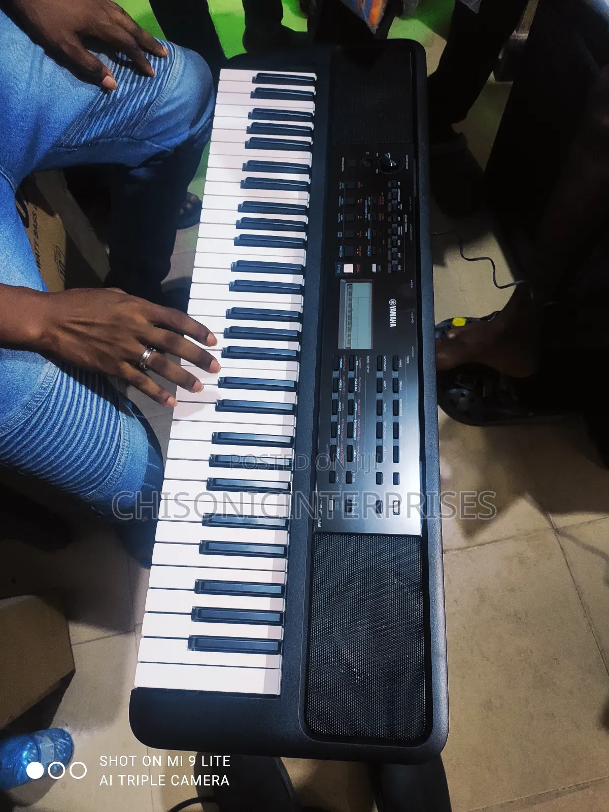 Yamaha PSR E383