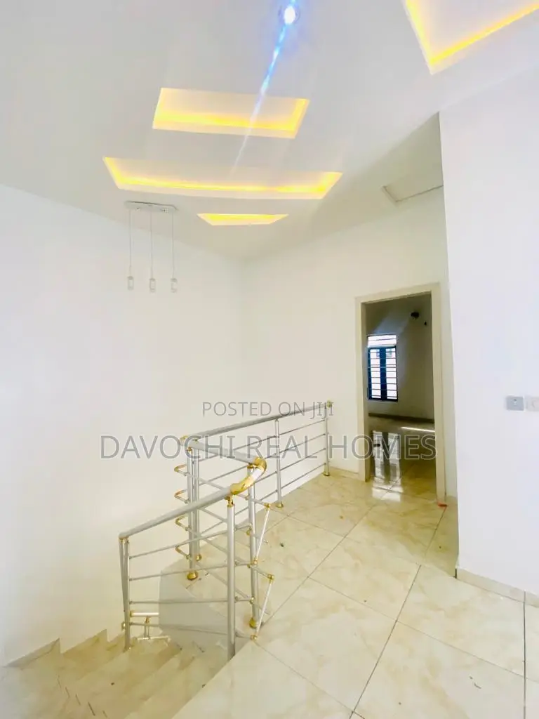 Furnished 4bdrm Duplex in Orchid Road By for rent