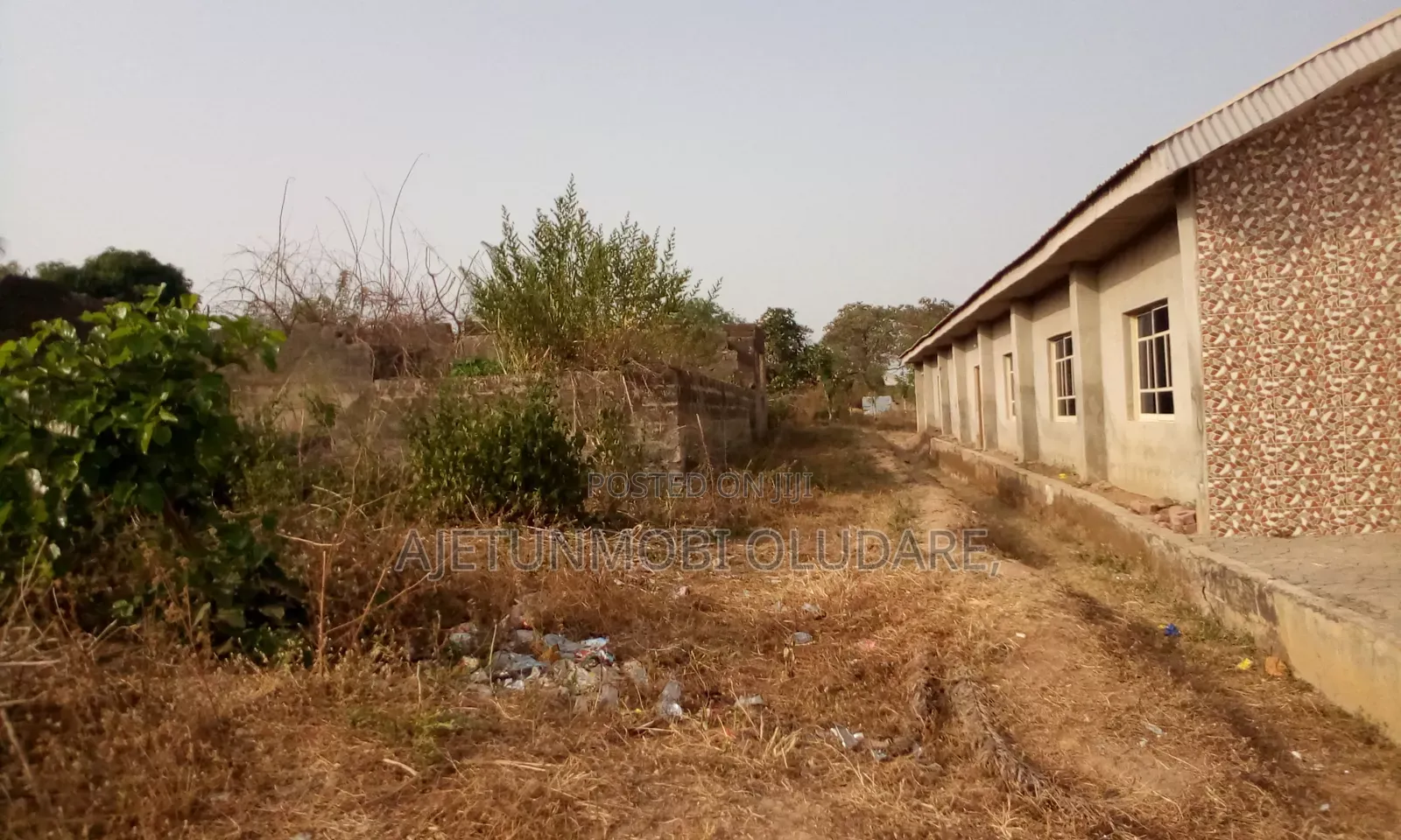 4bdrm Bungalow in Oke Ureje Behind for sale
