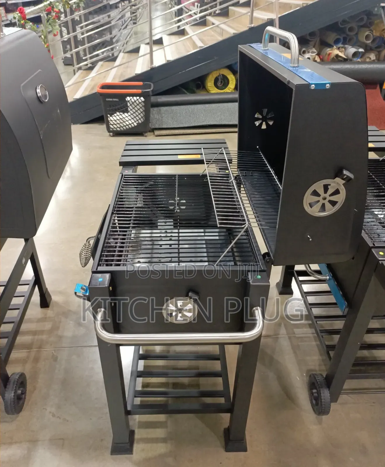 Charcoal Outdoor BBQ Grill / Backyard Standing Cooking Grill