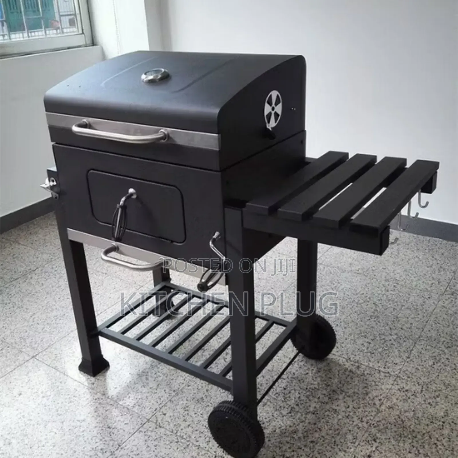 Charcoal Outdoor BBQ Grill / Backyard Standing Cooking Grill
