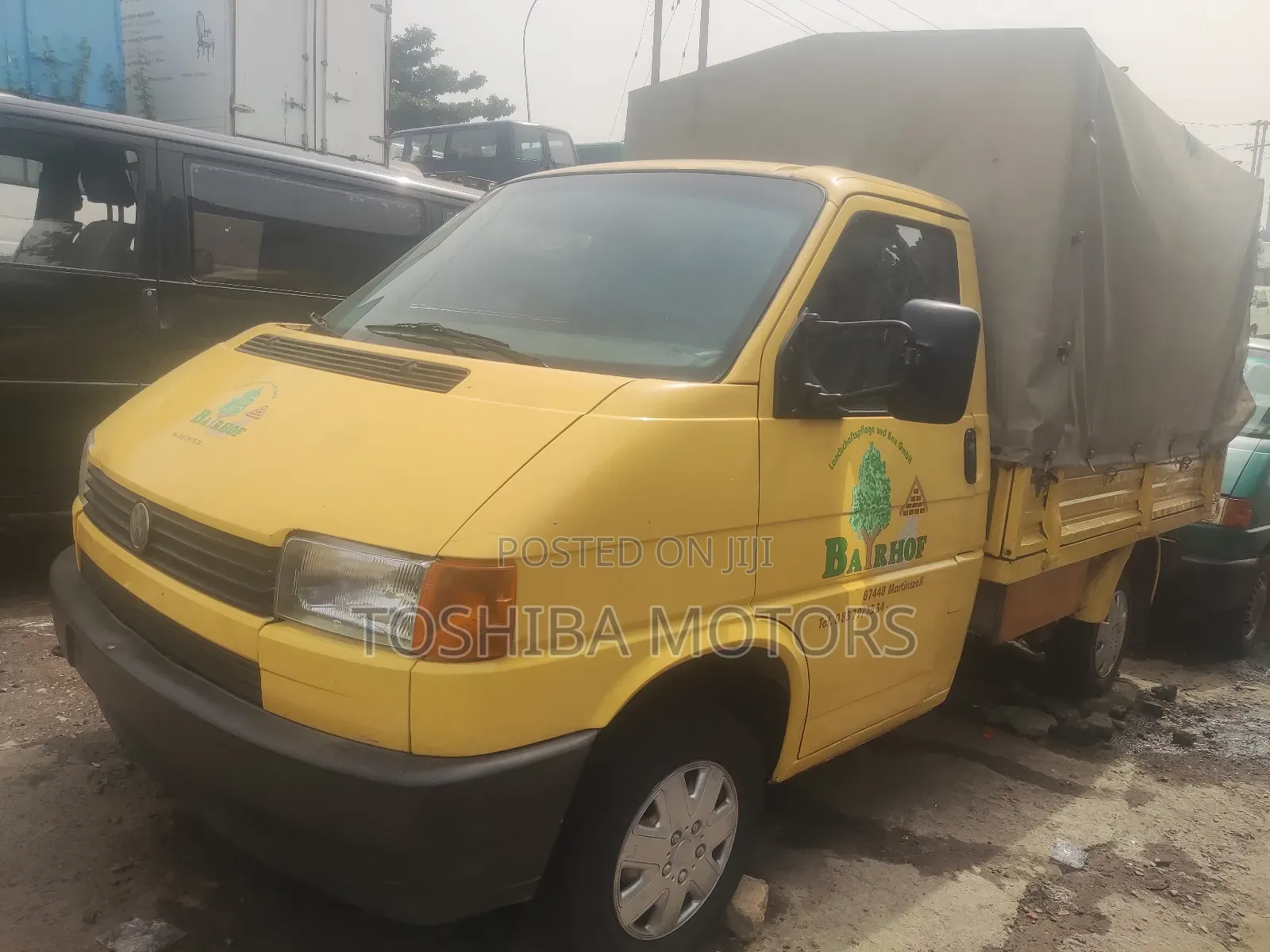 Volkswagen Transporter 2004 Yellow