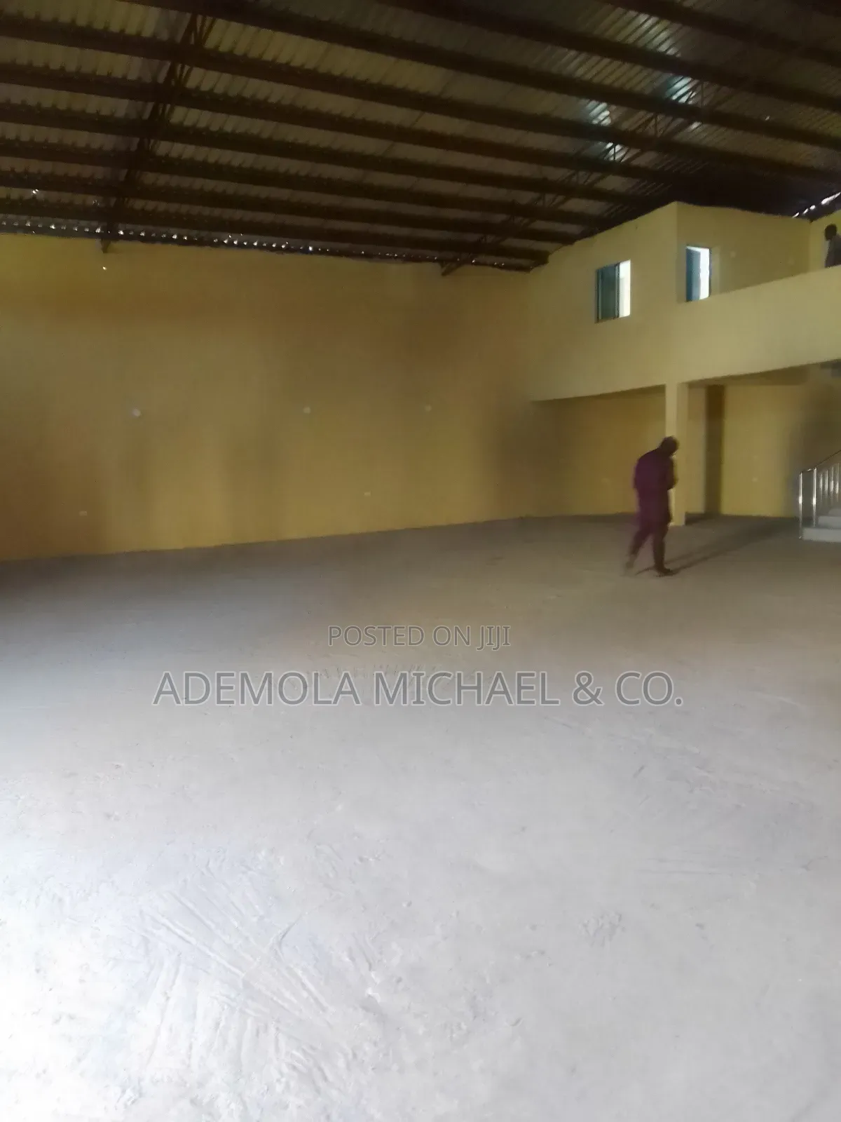 400 Sqm2 Warehouse For Lease