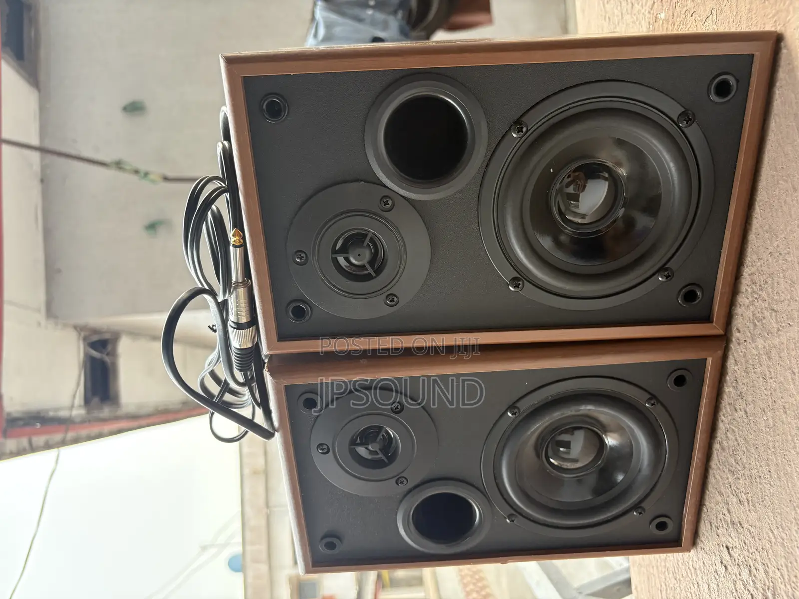 London  Use Studio Monitor