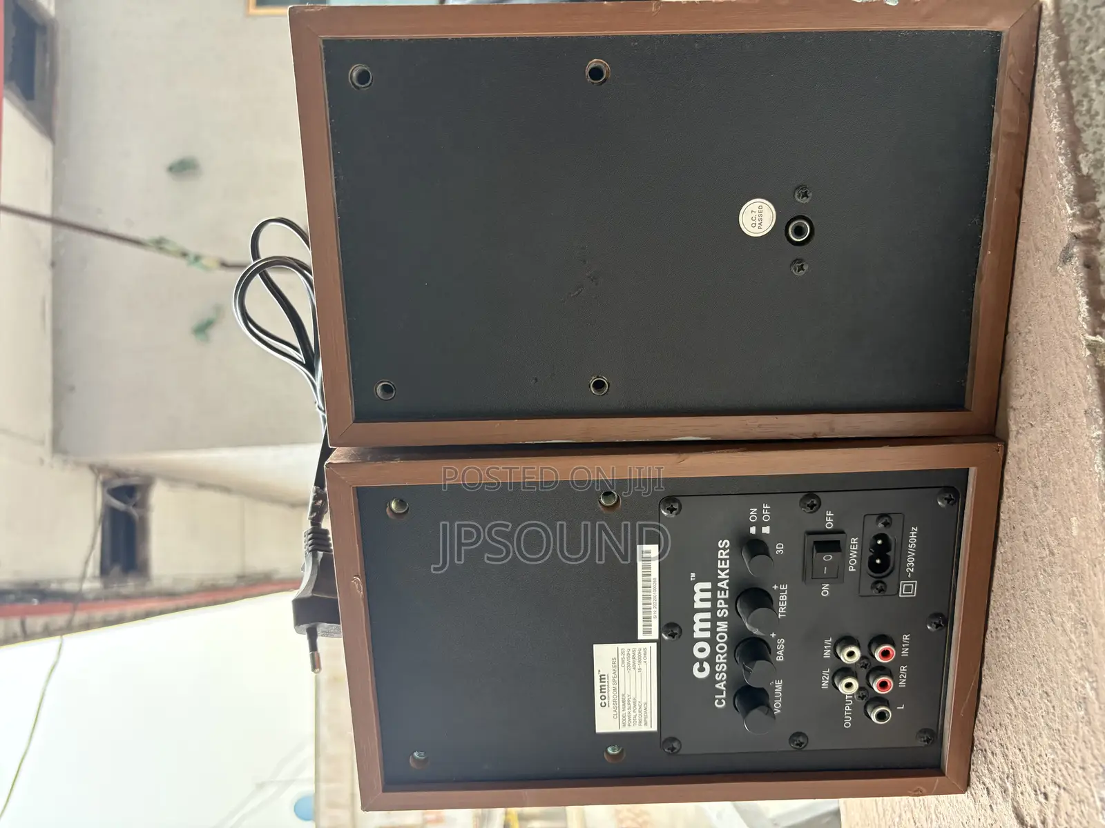 London  Use Studio Monitor