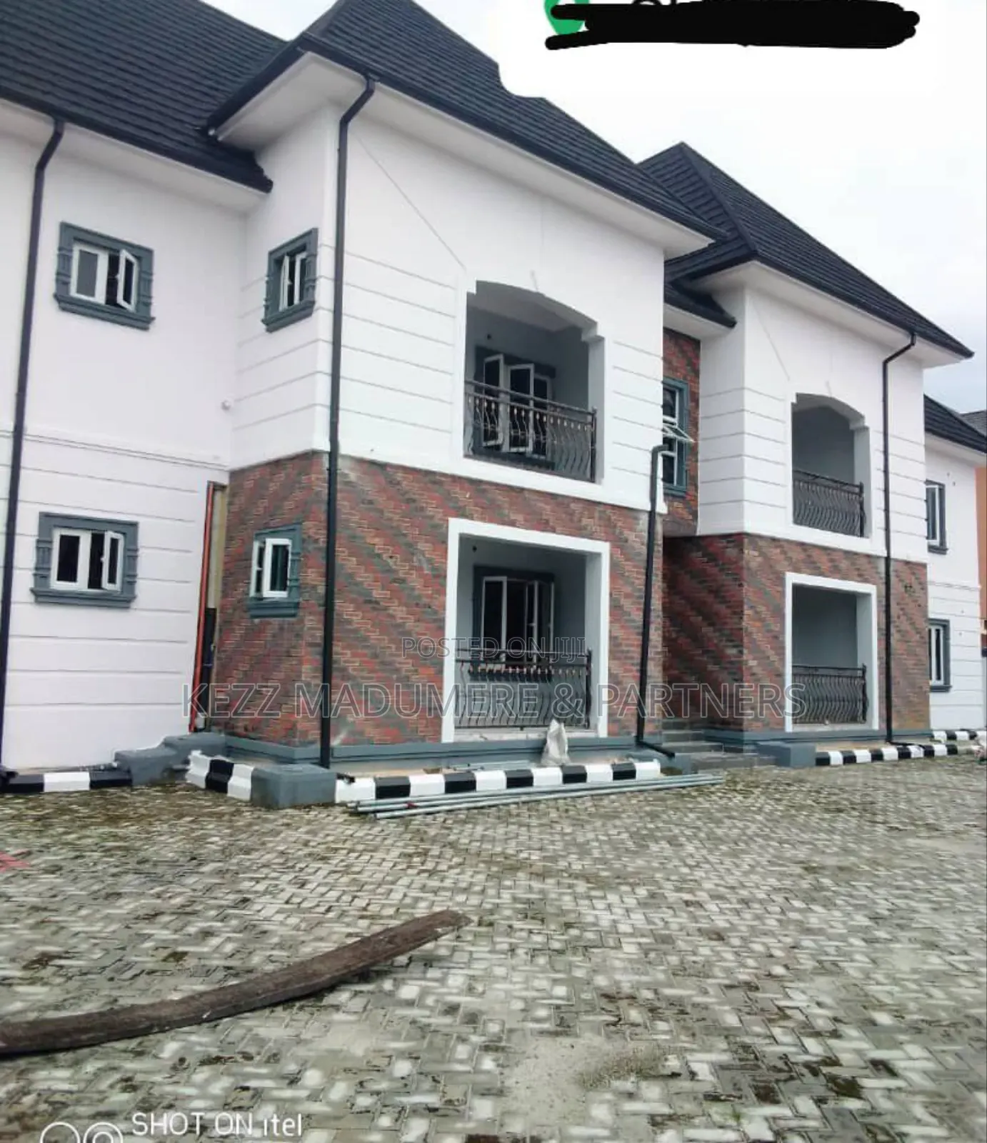 3bdrm Block of Flats in Off Int'L Airport for sale