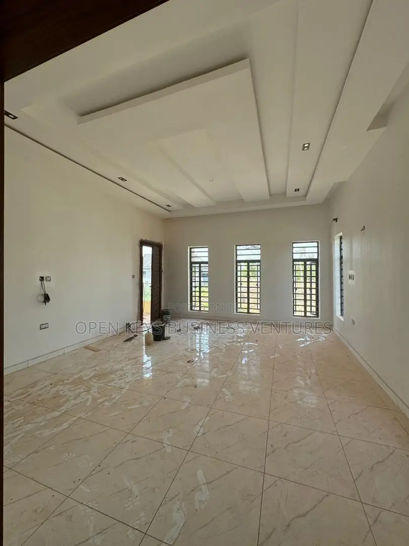 Furnished 4bdrm Duplex in Akobo for sale