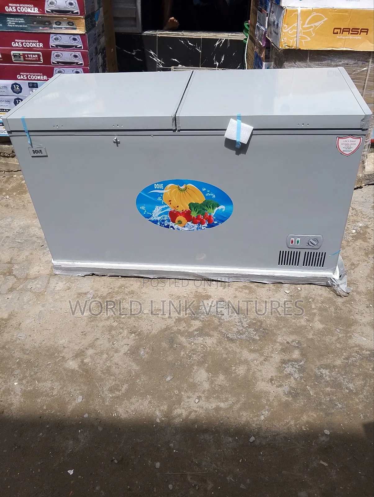 Dove Chest Freezer 600 Liters, Sliding Glass Interior Light