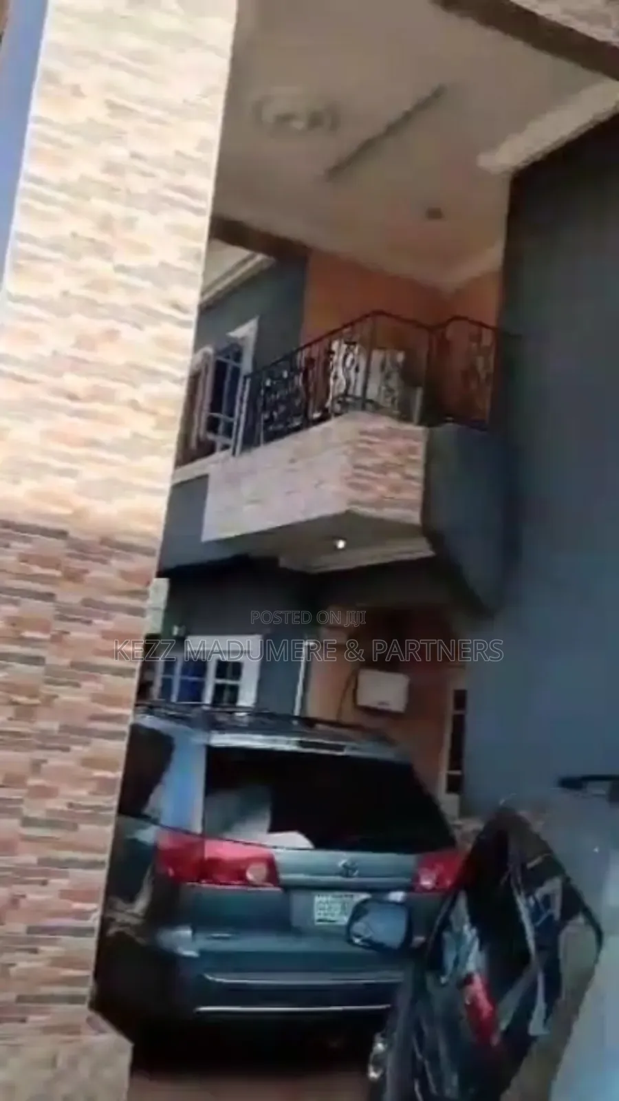 6bdrm Duplex in Sunrise Estate, for sale