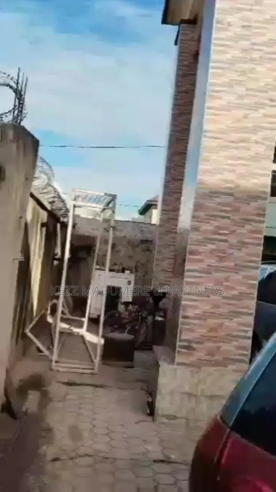 6bdrm Duplex in Sunrise Estate, for sale