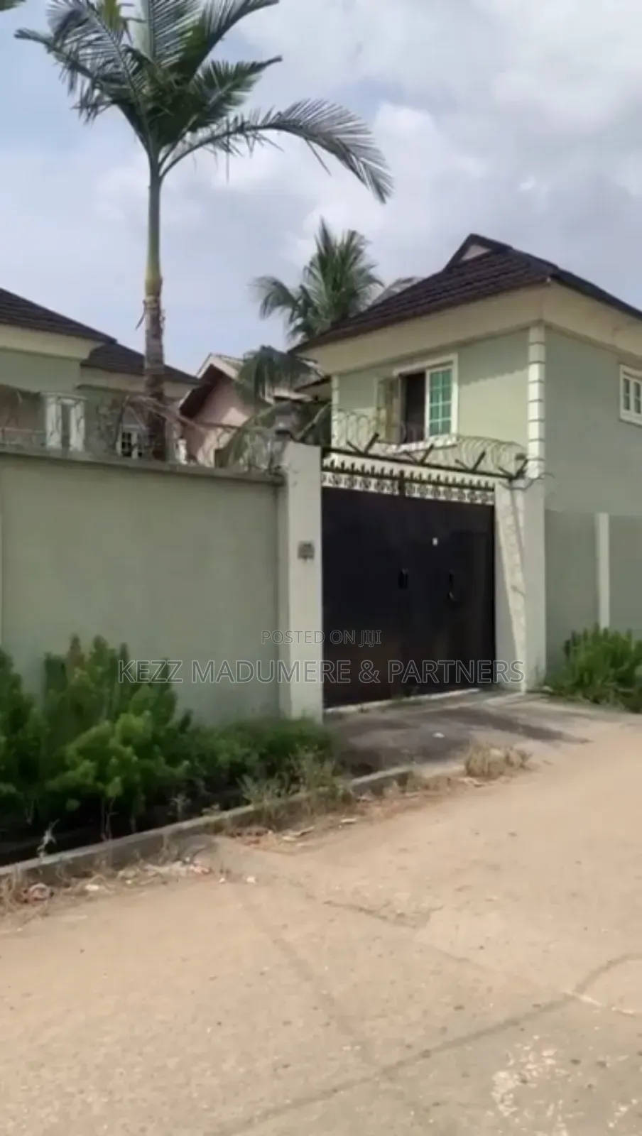 5bdrm Duplex in Elimbu , Port for sale