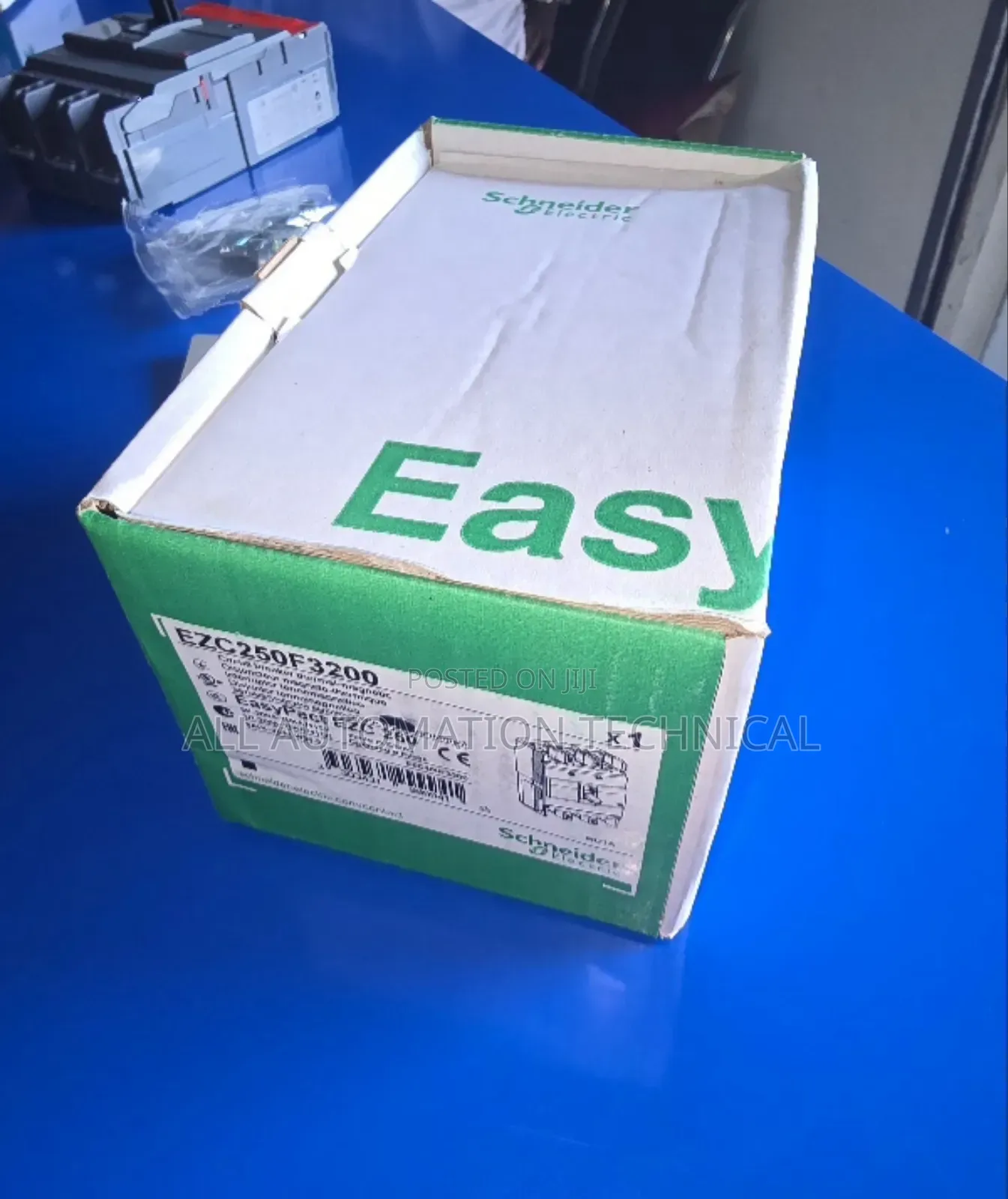EZC250F3200 | Schneider Circuit Breaker 3P 200A
