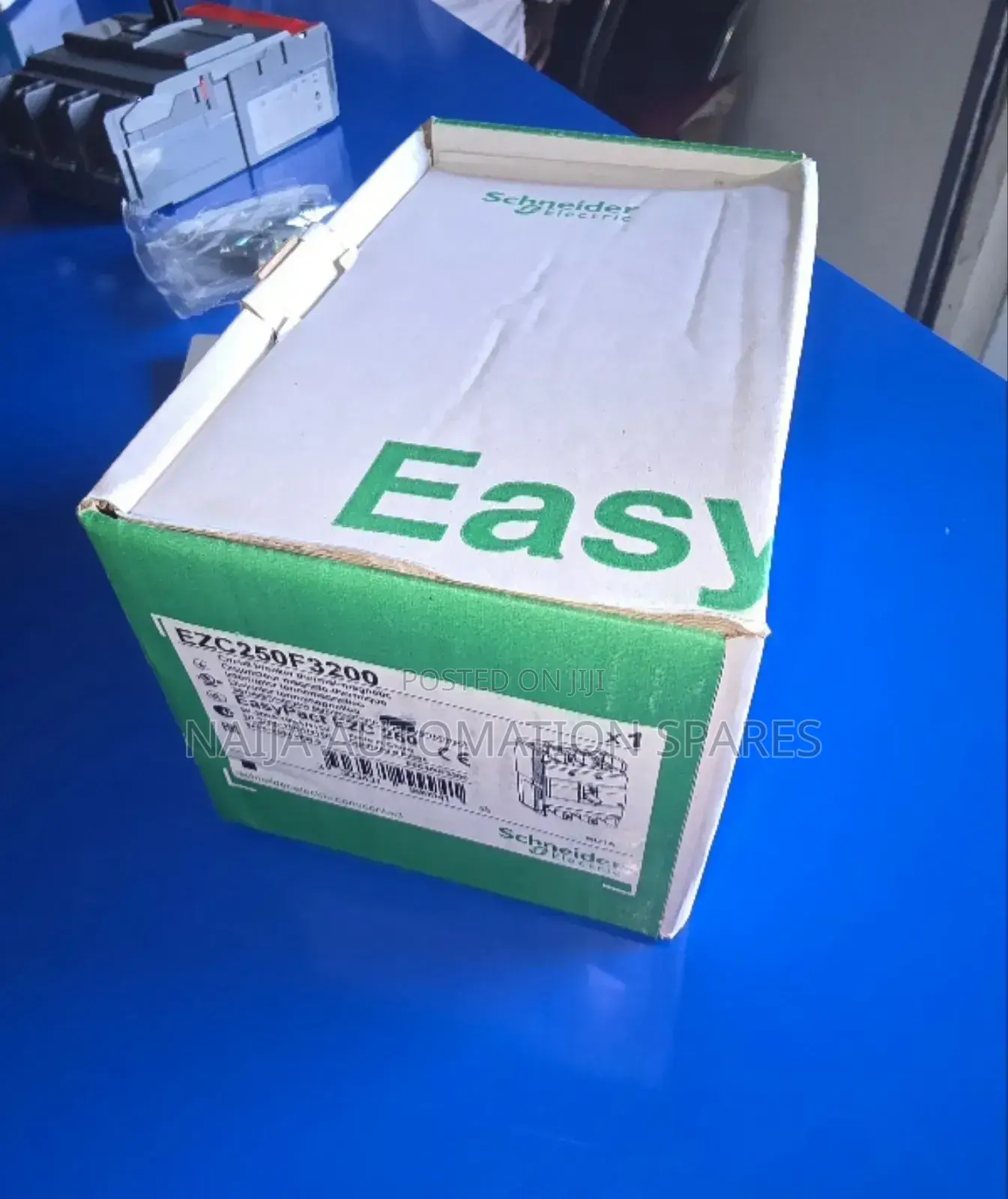EZC250F3200 | Schneider Circuit Breaker 3P 200A