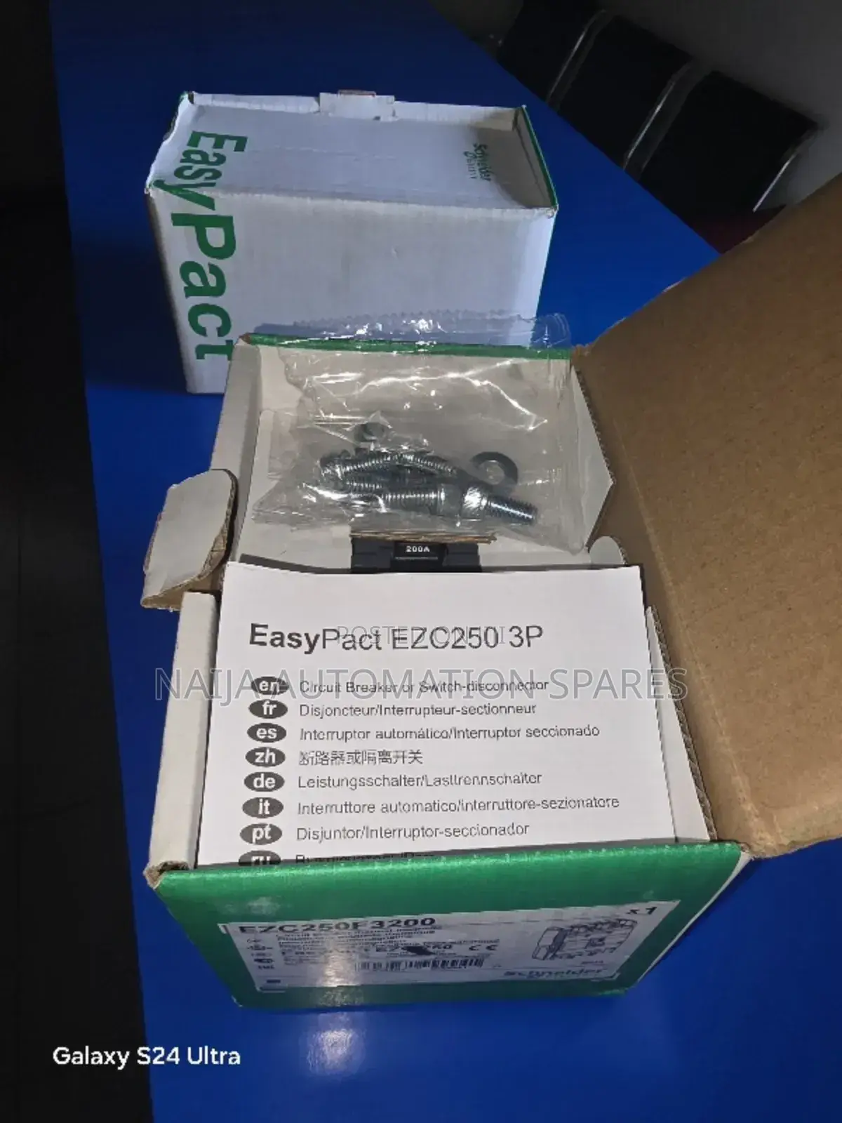 EZC250F3200 | Schneider Circuit Breaker 3P 200A
