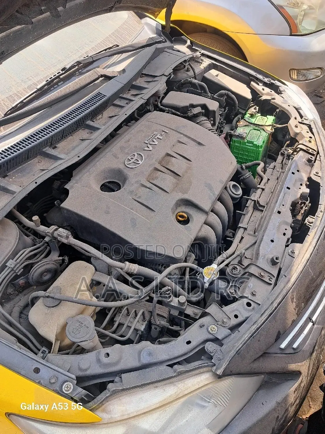 Toyota Corolla 2012 Yellow