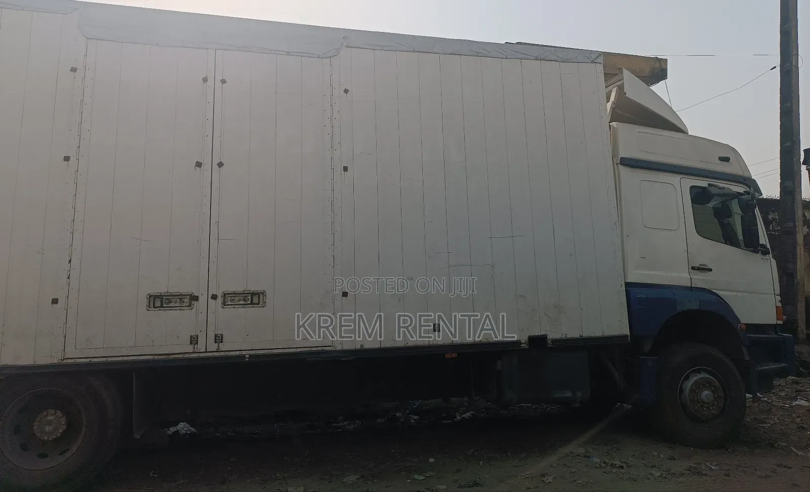 Trucks Available to Relocate Your Properties for Hire