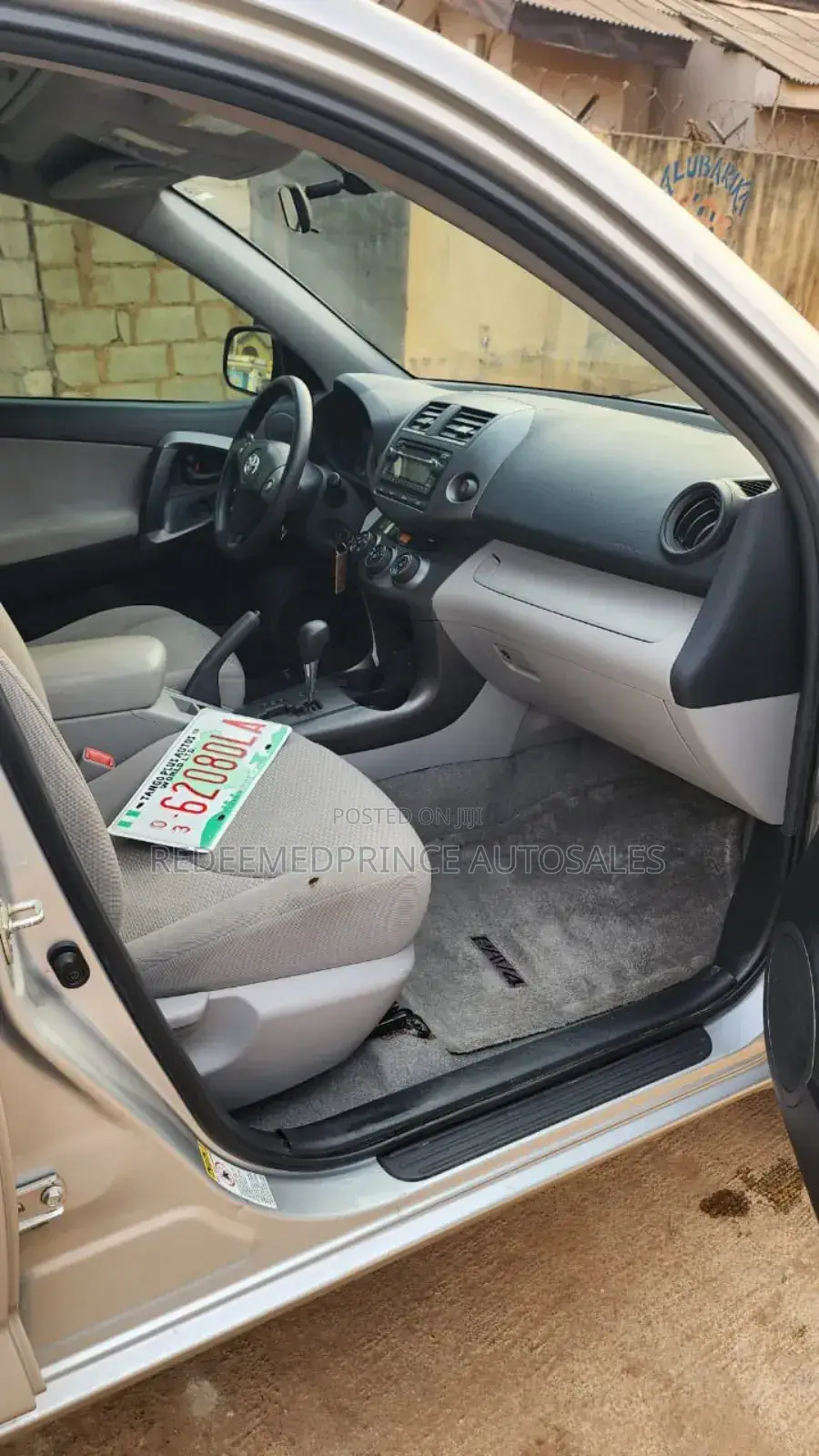 Toyota RAV4 Limited AWD (2.5L 4cyl 6A) 2013 Silver